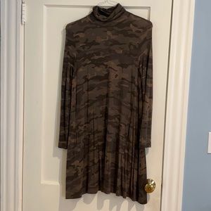 SMALL CAMO TURTLENECK DRESS